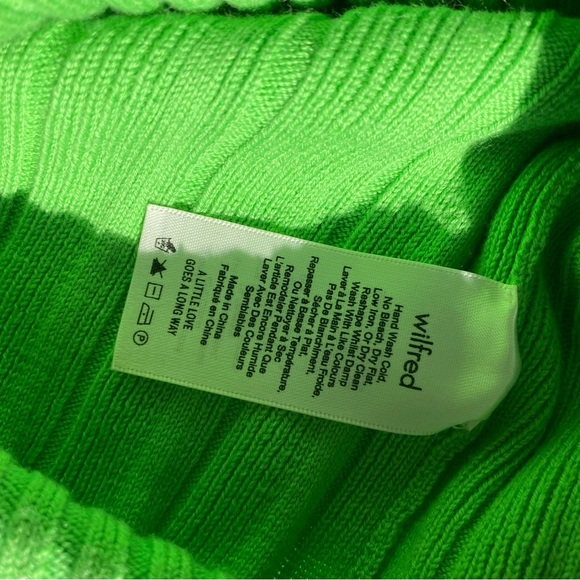 Wilfred Aritzia Plunge Front Cardigan Medium - Picture 5 of 5